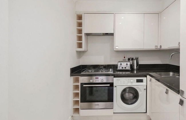 The Hertford Boutique - Photo 27