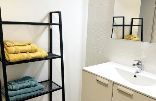 Studio Récent Prés d'Arènes Terrasse Wifi parking privé - Foto 14