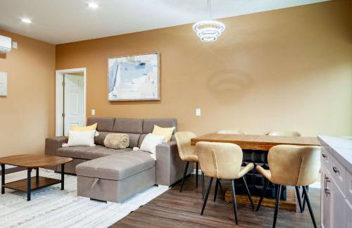 Cozy 2BR Home Mountain Views Pet Friendly - Foto 15