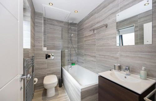 Brooklyn Mews-Free Parking-Village Location - Photo 7