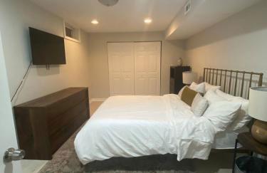 Cozy 2BR suite w Sauna - Foto 16