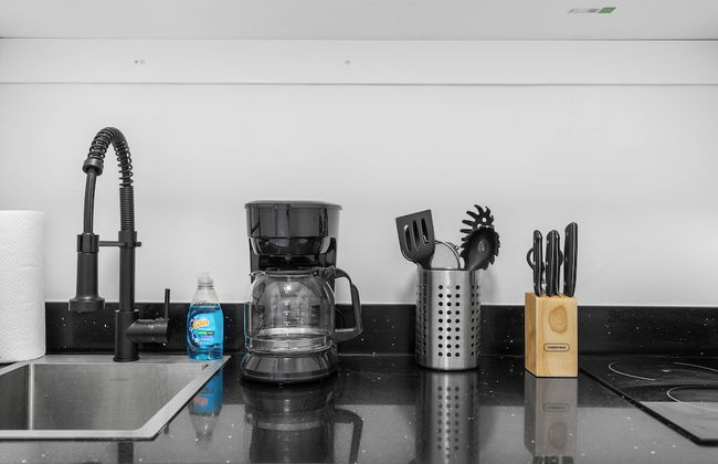 Charming Studio 5 Minutes From Wynwood - Photo 26