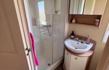 Cabin 6 sleeps 6 Patio Pets Edinburgh Festival - Foto 7