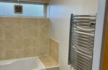 Modern 1-Bed Retreat Cozy, Bright and Central - Foto 7