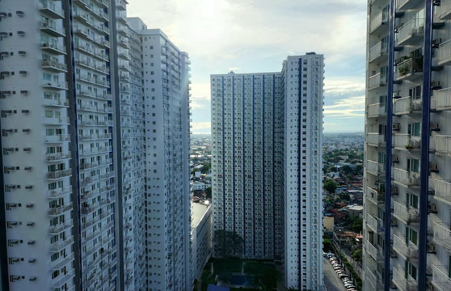 High-Tech Studio at Grass Residences -2 persons only, Quezon City - Foto 28