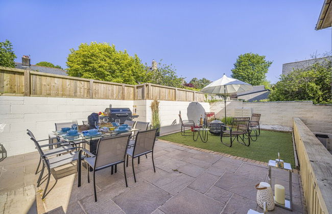 Coach House - Photo 43