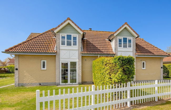 Restyled Villa With Dishwasher and Whirlpool, Near the Sea - Foto 1