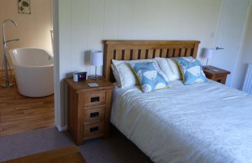 Shropshire Lodges - Romantic Luxury Hot Tub Breaks - Foto 14