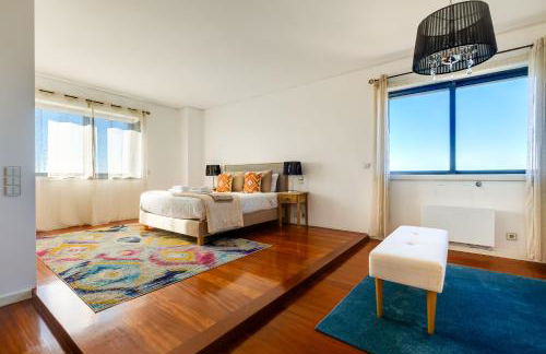 Skyview 2BR with Balcony and Garage - Foto 17