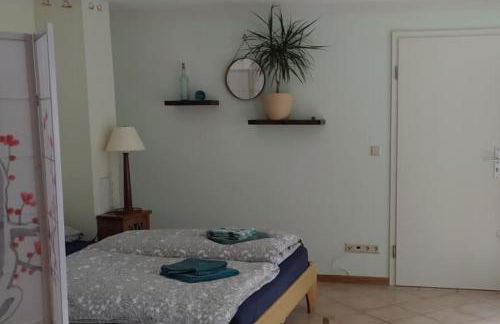 NEU Fewo im Bauernhaus mit idyllischem Innenhof und Naturgarten - Foto 9