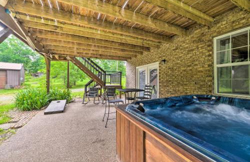 A-Frame Cabin with Hot Tub, Walk to Kentucky Lake! - Foto 2