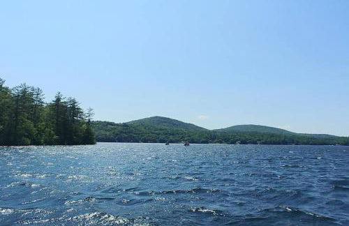 2-Unit House, big Lake Winnisquam views - Sleeps 13 - Foto 26