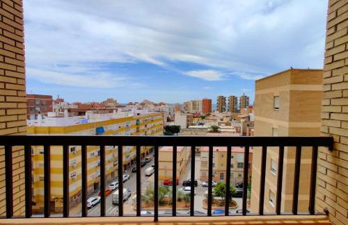 Piso cerca Playa con 2 duchas y 5 Aires Acondicionados - Foto 2