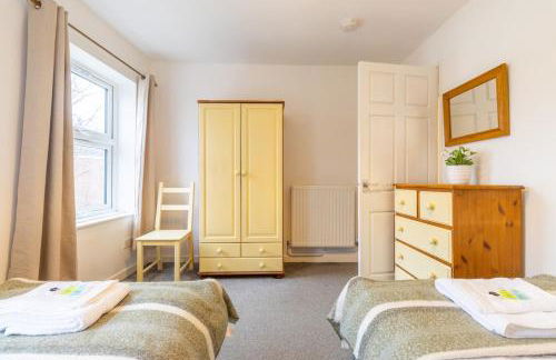 NEW! 2BR House in Leamington Spa by Clarendon Stays , Ideal for Professionals, Free Parking, WiFi, Smart TV! - Foto 31