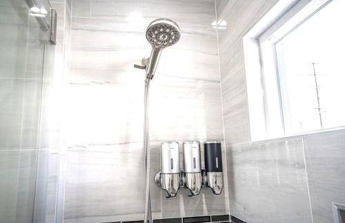 Incredible Value for 12 guests, New 3BR Home by Disneyland, Knott's, Beach - Foto 16