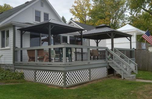 4 Seasons 4 bedroom lake level home - Foto 6