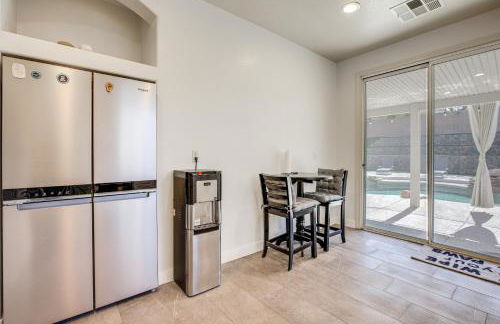 Desert Escape with Pool Oasis Near Golfing and Vegas! - Foto 9