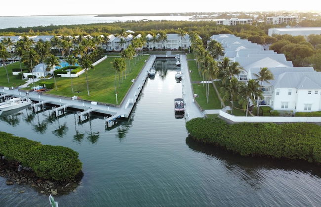 Waterfront Luxury Villa With Sunset Views And Boat Slip 3 Bedroom Townhouse by RedAwning - Foto 53