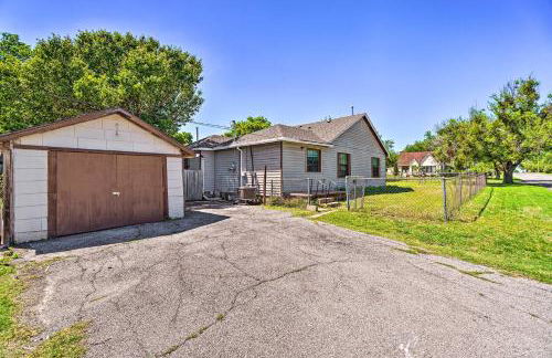 Centrally Located Lawton Home Dogs Welcome! - Foto 24