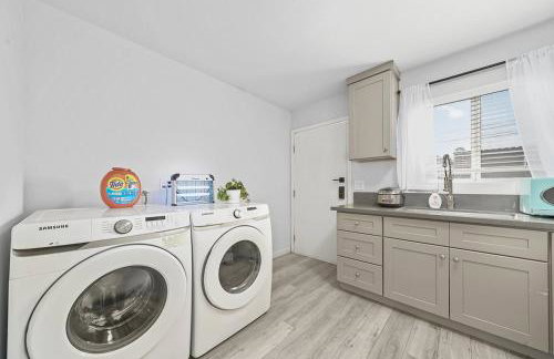 Great Location Oasis w Huge Backyard Near DTLA ,USC ,Ktown - Foto 3