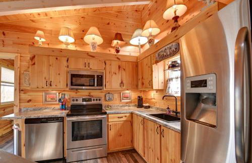 Bring a Pet Peaceful Frenchburg Cabin on 1 Acre - Foto 10