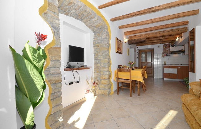 Bella Vista Apartments - Photo 15