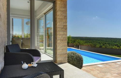 Villa in Peroj With Pool Near Barbariga Beach - Photo 2