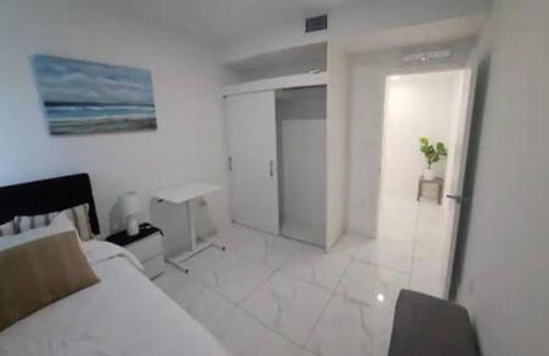 25893 Sw 144 CT · 3 Bed 2.5 Bath Townhome Rooftop 1 Parking Spot - Foto 32