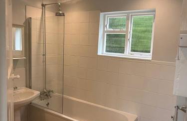 Pretty 2 Bedroom Cottage in Skirmett with Parking - Foto 12