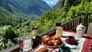 Cozy Three-Room Apartment with Mountain View & Parking - Ussin Chalet - Valtournenche - Foto 2