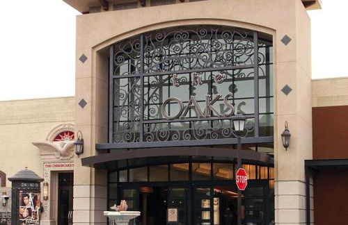 3BR Mountain Retreat with 2 Executive Suites & Scenic Views Sleeps 6 - Photo 40