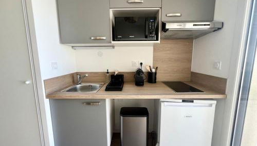 Studio Design & Confort Proche Plages et Accès Ile de Ré - Parking & Wifi GRATUIT - Foto 5, stove, dishwasher