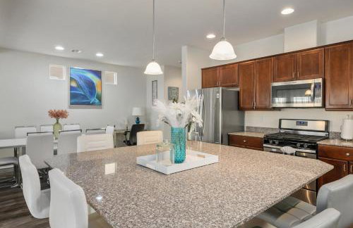 Relaxing Vegas Stay with BBQ & Games - Foto 48