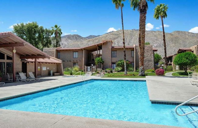 Cozy Condo w Heated Pool 1 Hr to Joshua Tree NP - Foto 1