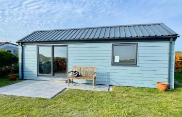 Two Bed Chalet with Sea Views - Photo 8