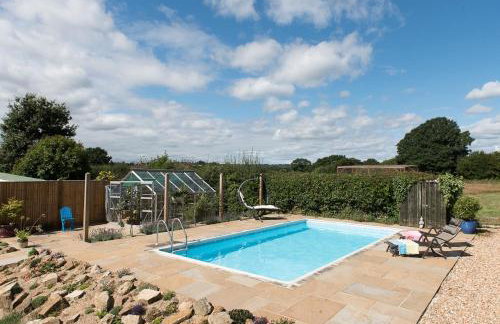 Artist's Hawkhurst Home with Heated Pool & Sauna - Foto 6