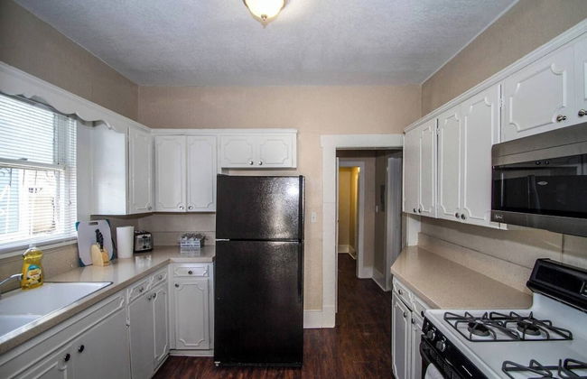 Cozy 2br/1ba Near Downtown Sleeps 8 - Foto 14