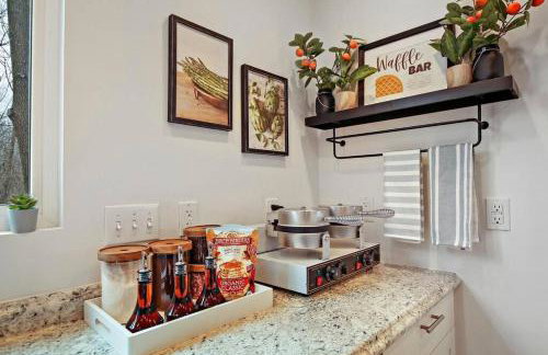 Rare Gem! Game Room, Hot Tub, Near Lake, Pet Ok - Foto 34