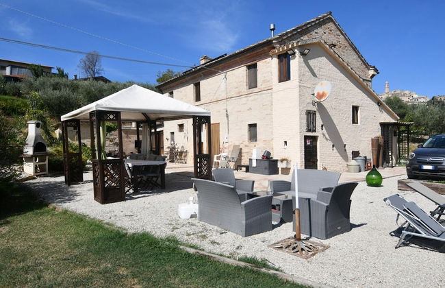 Charming 2-bed Apartment in Petritoli - Photo 6