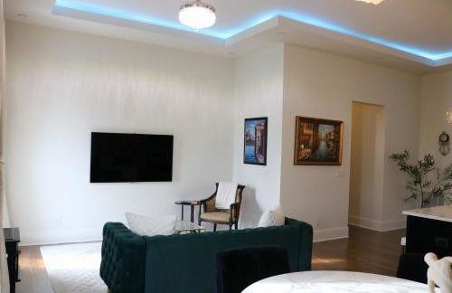 The Luxe Building- 2 Bedroom Apartment in Metropolis - Photo 13