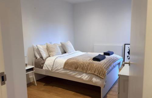 Modern & Luxurious 2-bed by ABBA, O2 & Canary Wharf - Photo 8