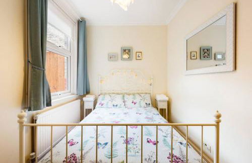 Bikki Apartments - 2 Bed - Free Parking - Own Entrance - Photo 12