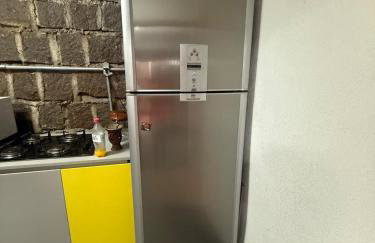 Apto surfe perto de tudo, mercado, barzinhos, farmácia, shopping - Foto 14