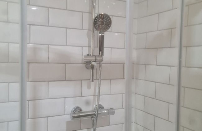 Remarkable 1-bed Apartment in Romford - Photo 23