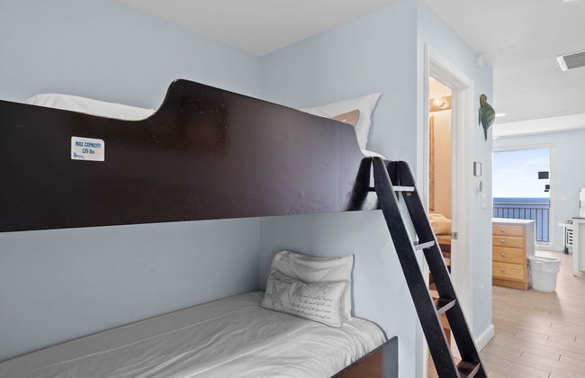 Splash Beach Resort by Book That Condo - Photo 28