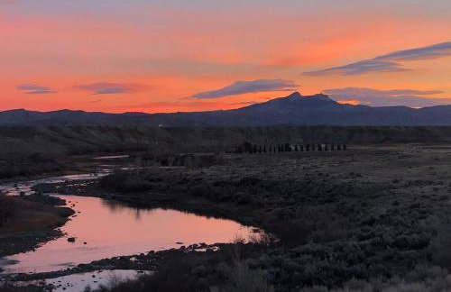 New Listing! River Front! - Foto 15