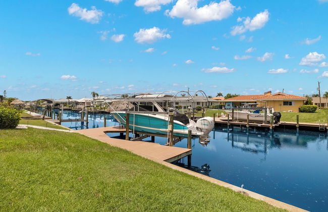 Sunshine Escape by Distinctive Beach Rentals - Photo 16