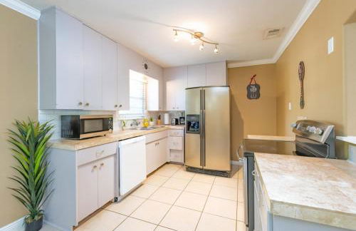 Game Room, POOL & Fire pit at the Medical center - Foto 15