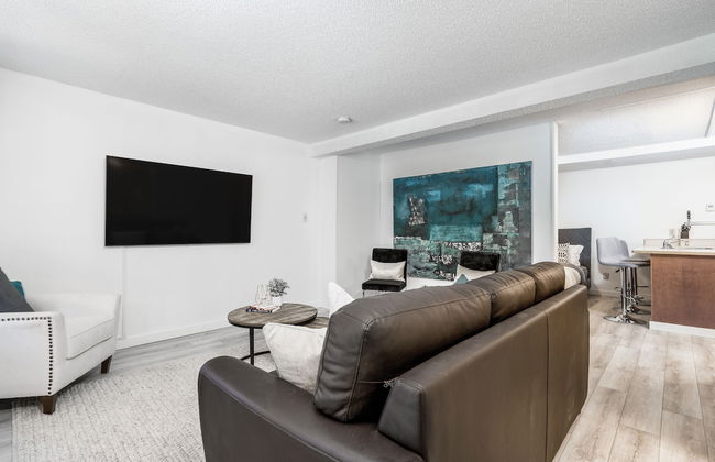 Fully RENOVATED Studio | Ski In/Out: Closest Condo to Lift | Pool & Hot Tubs - Photo 1