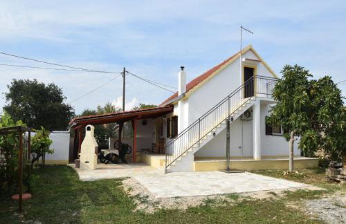 This Pleasant Holiday Home is an Ideal Starting Point to Explore Dalmatia - Foto 17